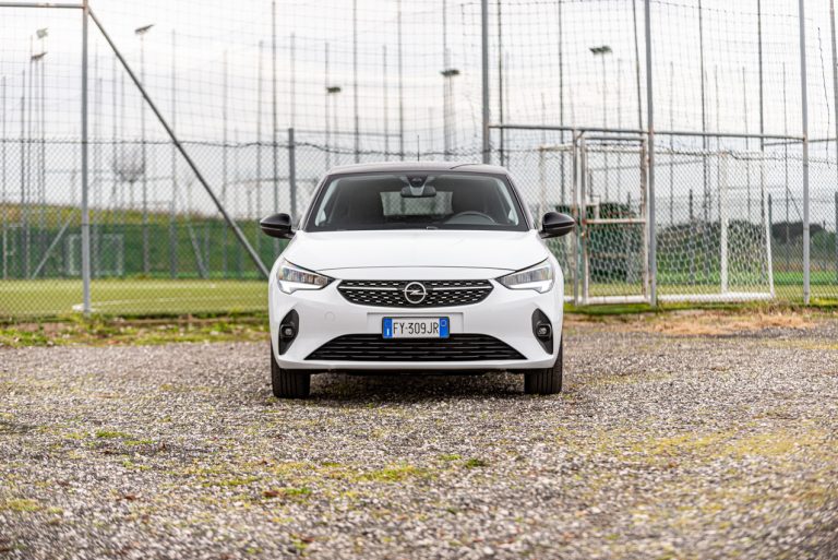 Opel Corsa 1.2 turbo MT: la prova su strada
