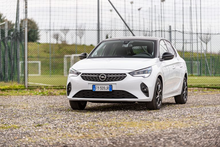 Opel Corsa 1.2 turbo MT: la prova su strada
