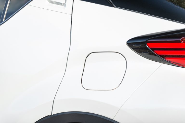 Toyota C-HR 2.0 Hybrid, la prova su strada