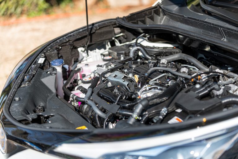 Toyota C-HR 2.0 Hybrid, la prova su strada