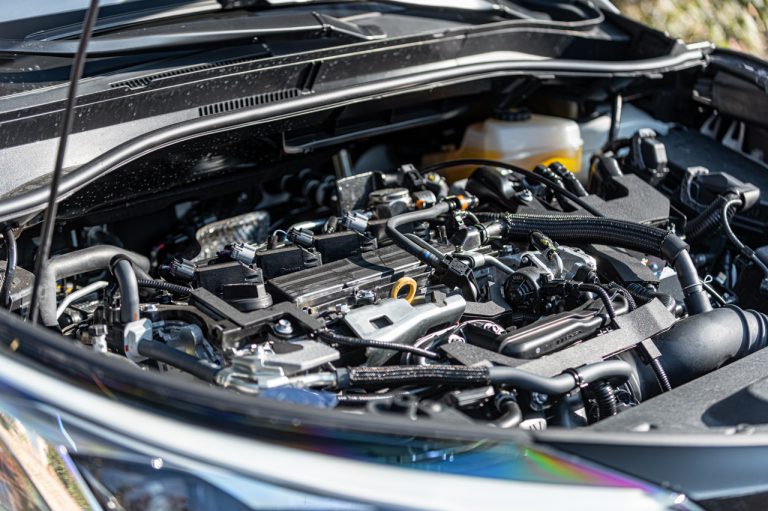 Toyota C-HR 2.0 Hybrid, la prova su strada