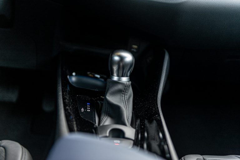 Toyota C-HR 2.0 Hybrid, la prova su strada