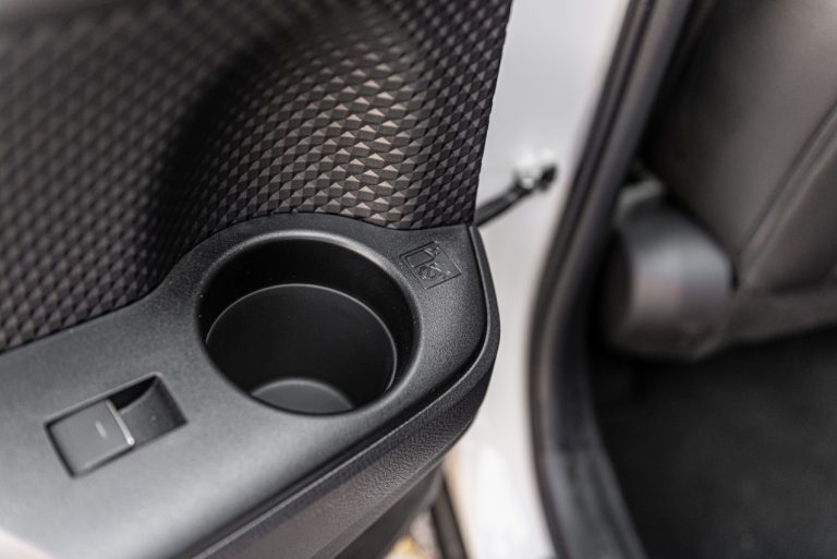 Toyota C-HR 2.0 Hybrid, la prova su strada