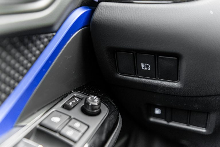 Toyota C-HR 2.0 Hybrid, la prova su strada