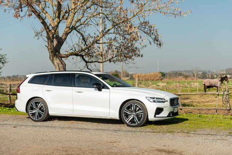 Volvo V60 T8 Ibrida Plug-in, la prova su strada