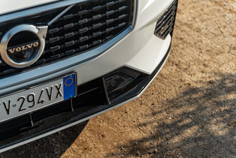 Volvo V60 T8 Ibrida Plug-in, la prova su strada