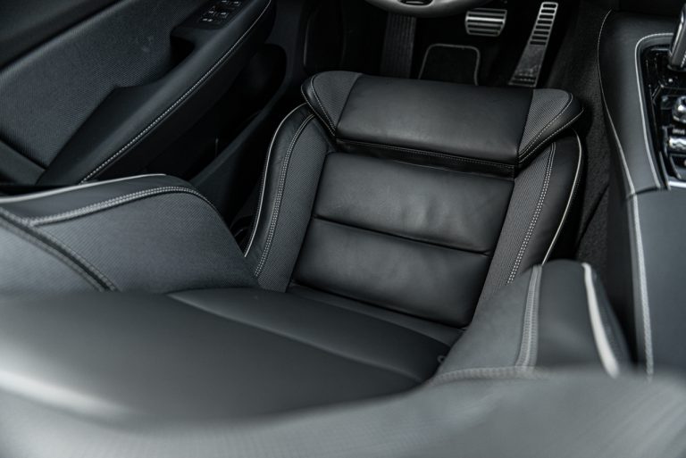 Volvo V60 T8 Ibrida Plug-in, la prova su strada