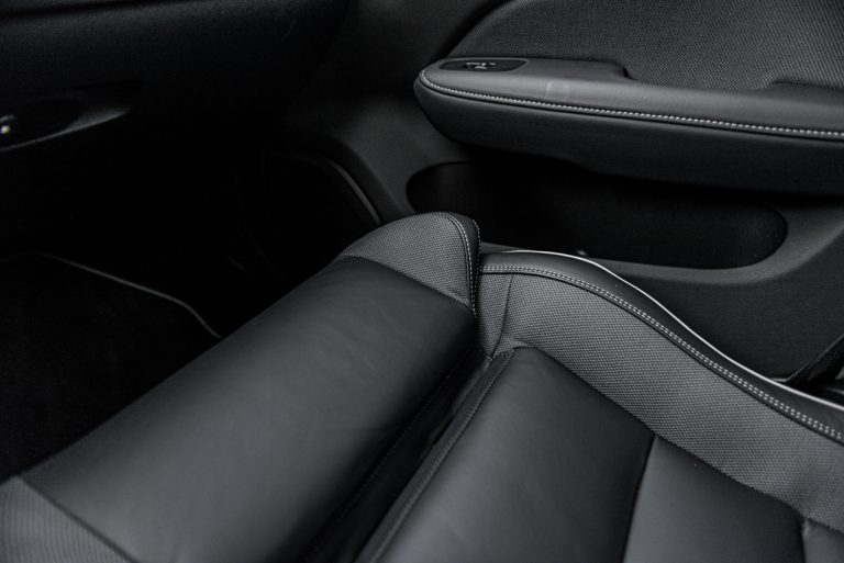 Volvo V60 T8 Ibrida Plug-in, la prova su strada