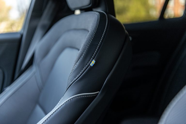 Volvo V60 T8 Ibrida Plug-in, la prova su strada