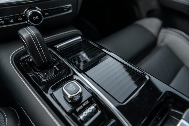 Volvo V60 T8 Ibrida Plug-in, la prova su strada