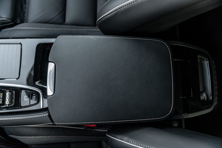 Volvo V60 T8 Ibrida Plug-in, la prova su strada