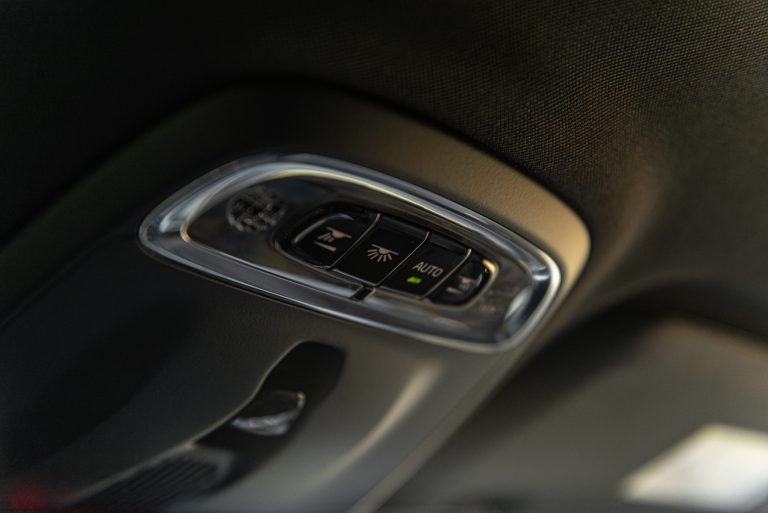 Volvo V60 T8 Ibrida Plug-in, la prova su strada