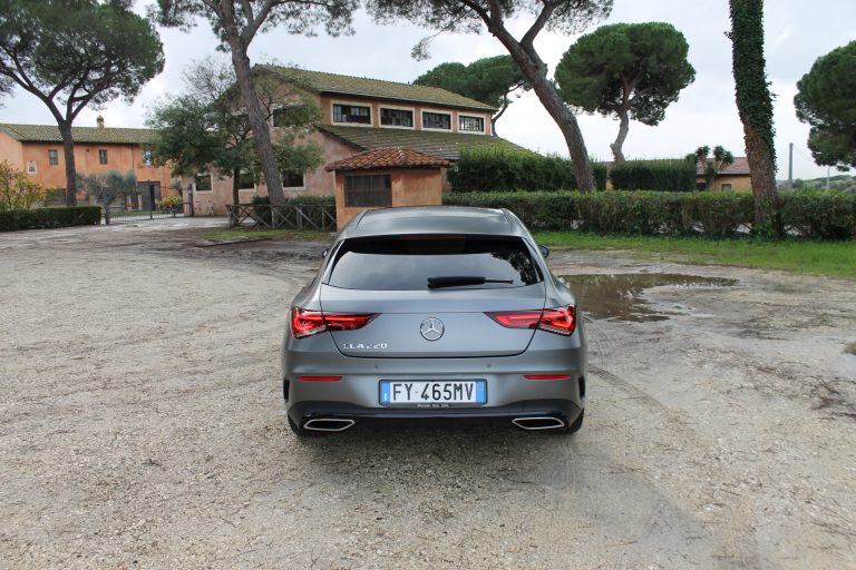 Mercedes-Benz CLA 200 Shooting Brake: la prova su strada