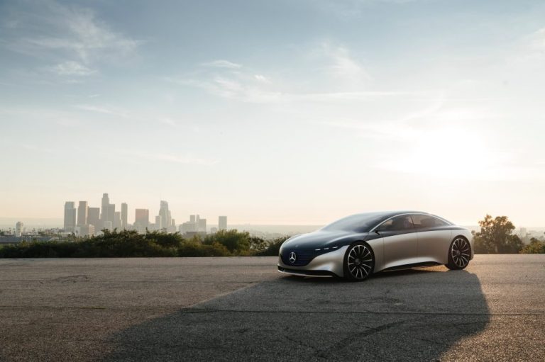 Presentate a Los Angeles le Mercedes-Benz EQS