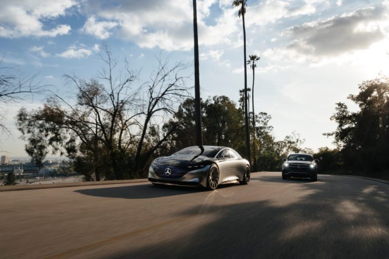 Presentate a Los Angeles le Mercedes-Benz EQS