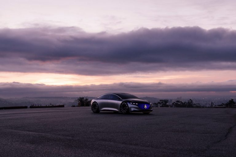 Presentate a Los Angeles le Mercedes-Benz EQS