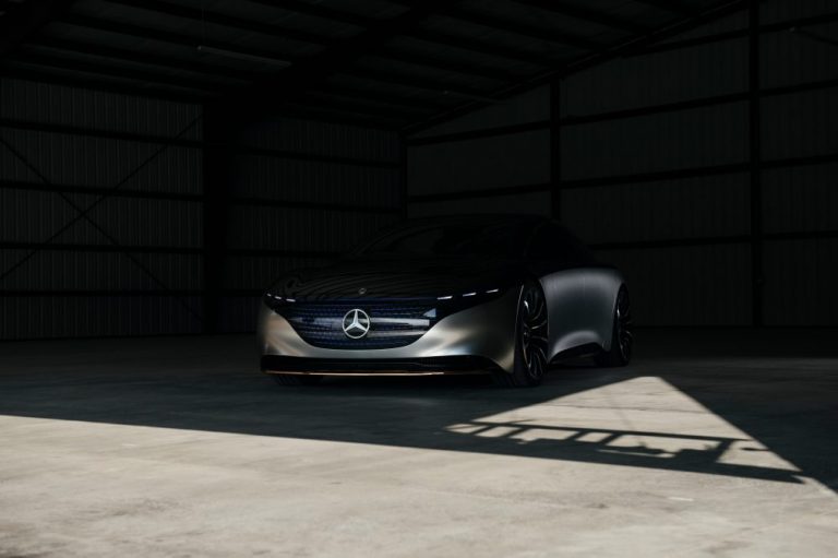 Presentate a Los Angeles le Mercedes-Benz EQS