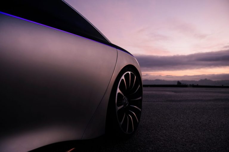 Presentate a Los Angeles le Mercedes-Benz EQS