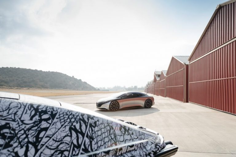 Presentate a Los Angeles le Mercedes-Benz EQS