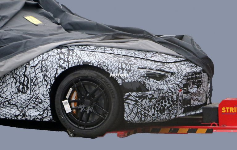 Mercedes-Benz SL 2022: le foto spia