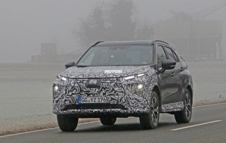 Mitsubishi Eclipse Cross restyling, foto spia