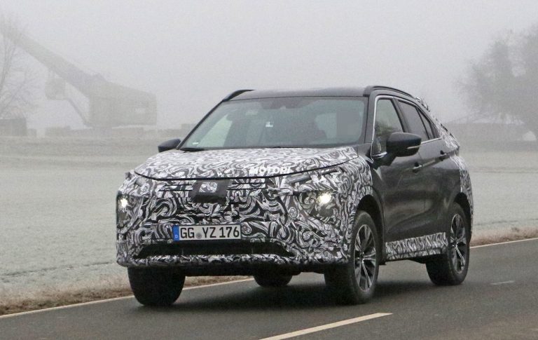 Mitsubishi Eclipse Cross restyling, foto spia