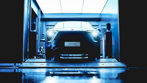 Auto elettriche, la Cina vuole il cambio ultra rapido delle batterie: foto