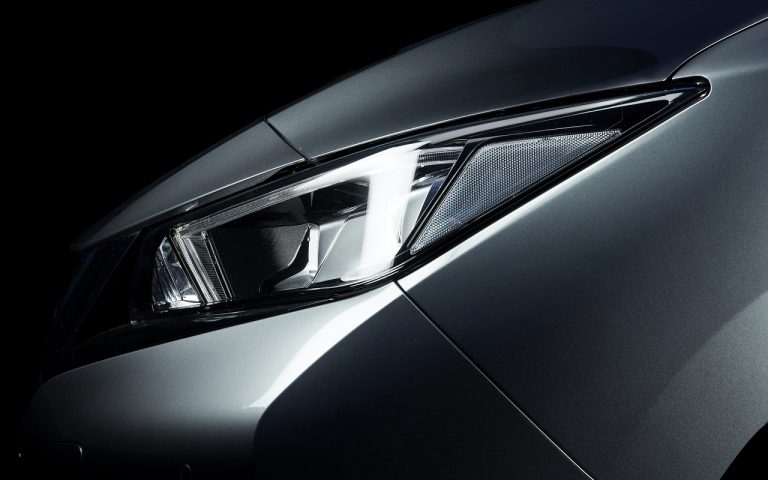 Nuova Nissan Leaf 62 kWh: immagini ufficiali
