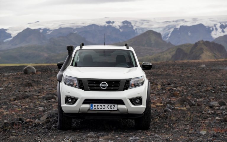 Nissan Navara OFF-ROADER AT32: immagini ufficiali