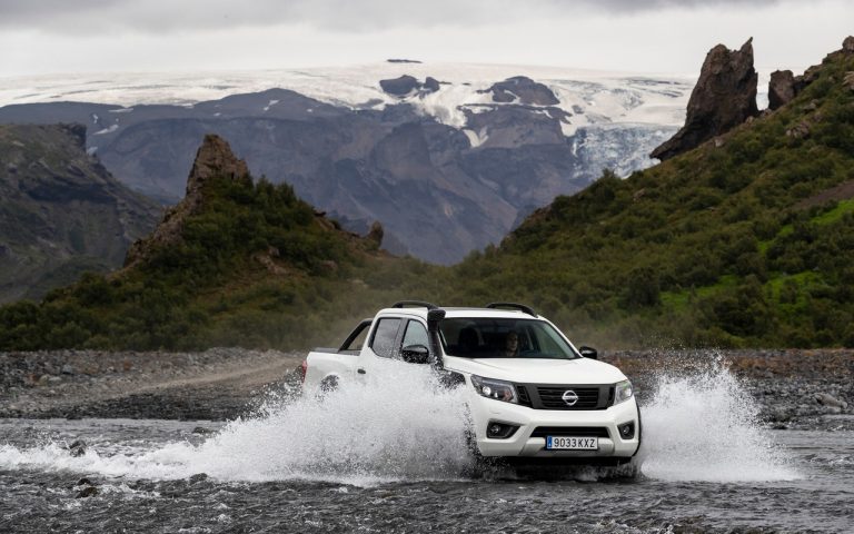 Nissan Navara OFF-ROADER AT32: immagini ufficiali