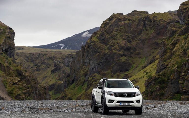 Nissan Navara OFF-ROADER AT32: immagini ufficiali