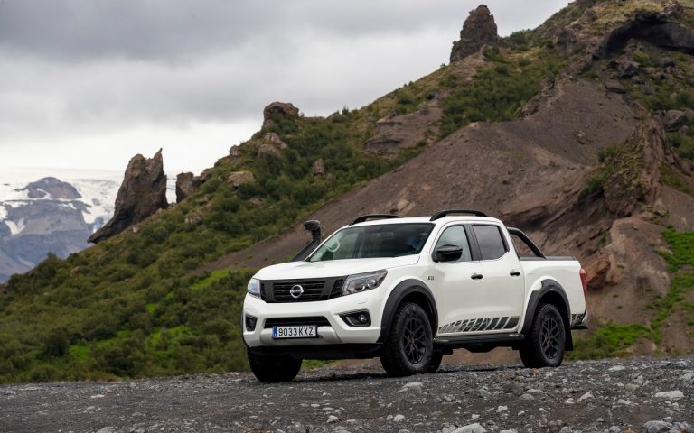 Nissan Navara OFF-ROADER AT32: immagini ufficiali