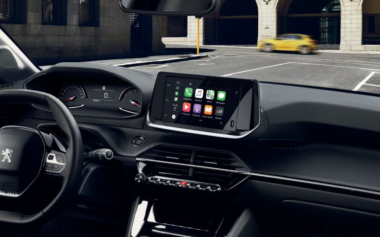 Peugeot 208 Allure Navi Pack: immagini ufficiali