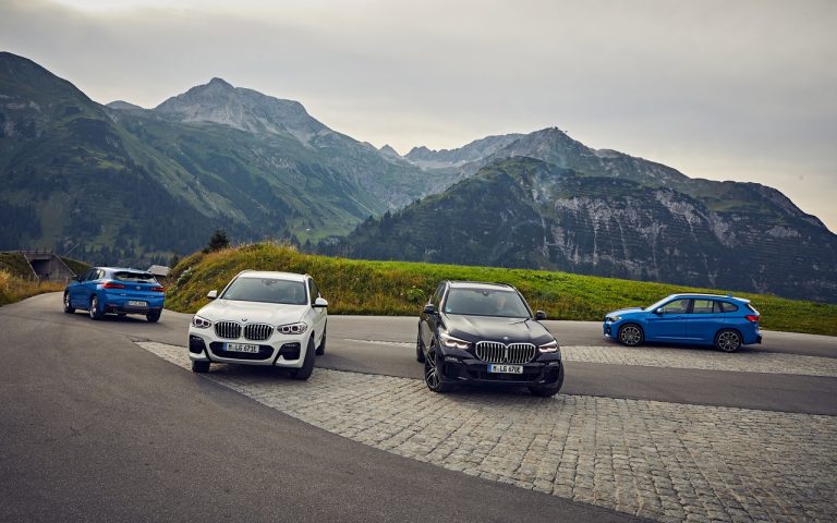 Bmw X1 e X2 xDrive25e: immagini ufficiali