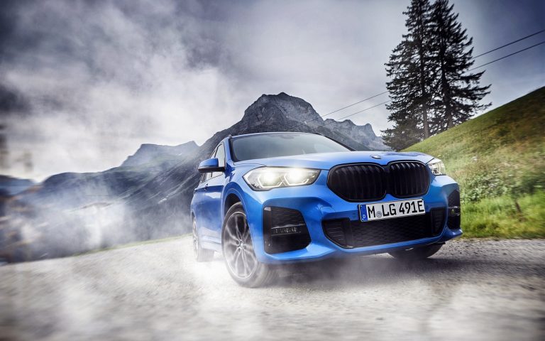Bmw X1 e X2 xDrive25e: immagini ufficiali