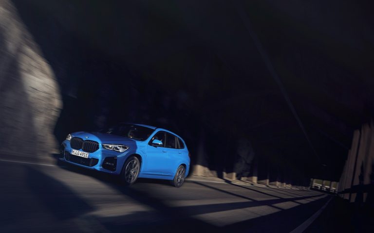 Bmw X1 e X2 xDrive25e: immagini ufficiali