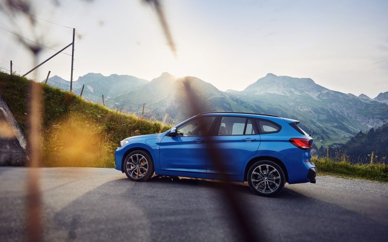 Bmw X1 e X2 xDrive25e: immagini ufficiali