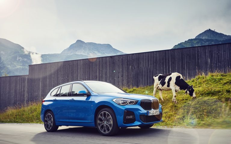 Bmw X1 e X2 xDrive25e: immagini ufficiali