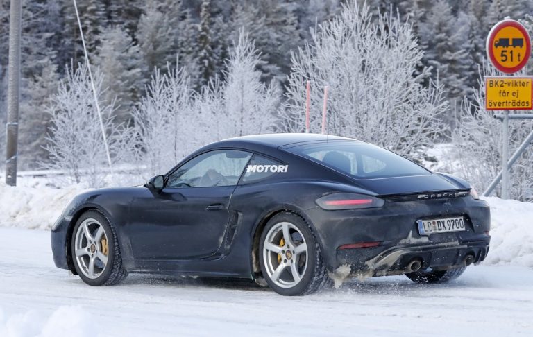 Porsche 718 Cayman GTS 4.0: le foto spia