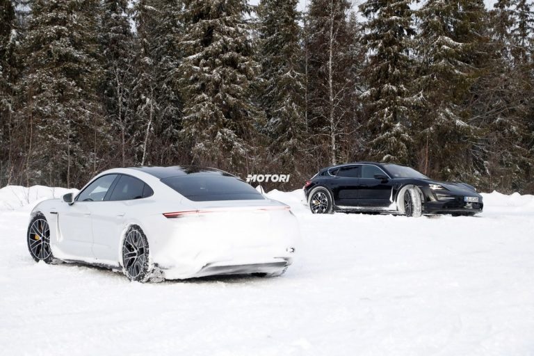 Porsche Taycan Sport Cross Turismo: le foto spia