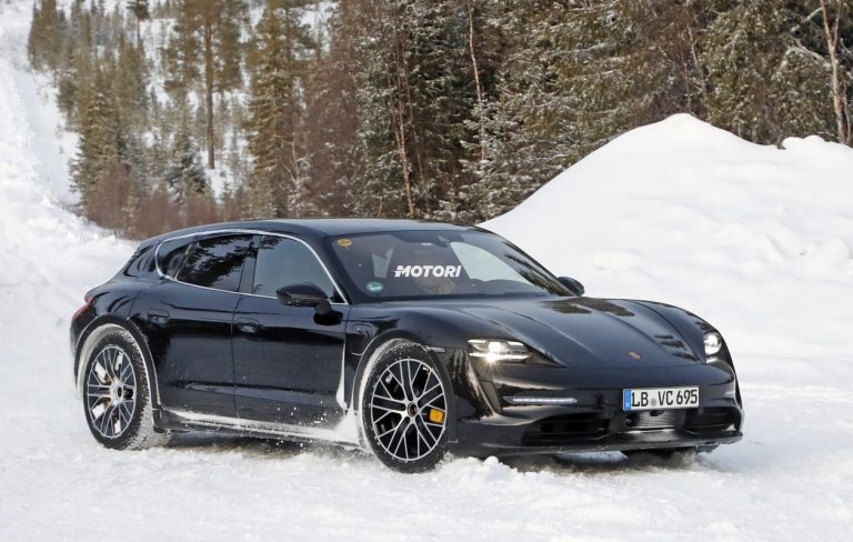 Porsche Taycan Sport Cross Turismo: le foto spia