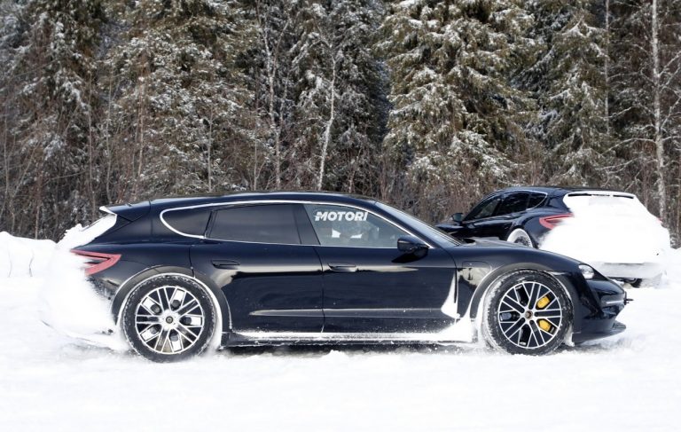 Porsche Taycan Sport Cross Turismo: le foto spia
