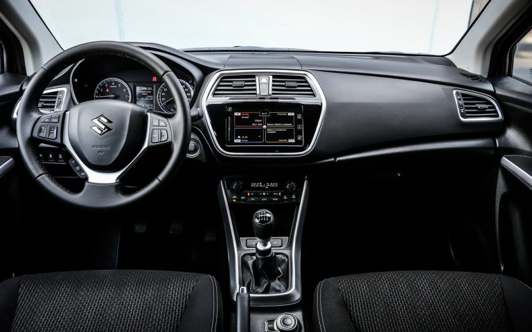 Suzuki S-Cross Hybrid: foto ufficiali