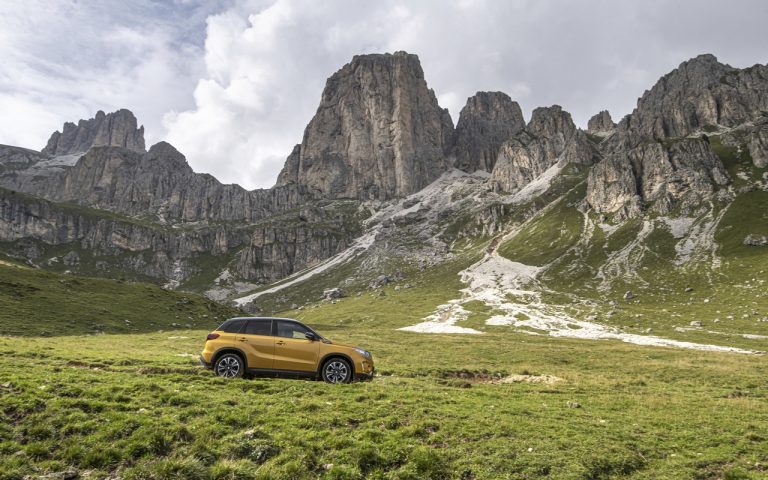 Suzuki Vitara Hybrid 2020: immagini ufficiali