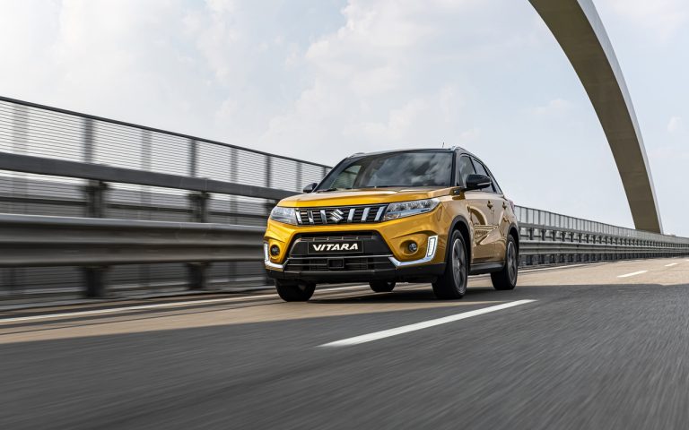 Suzuki Vitara Hybrid 2020: immagini ufficiali