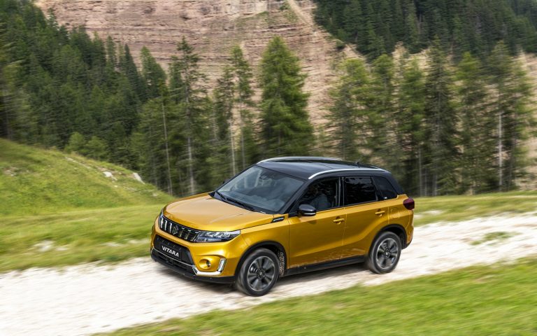 Suzuki Vitara Hybrid 2020: immagini ufficiali
