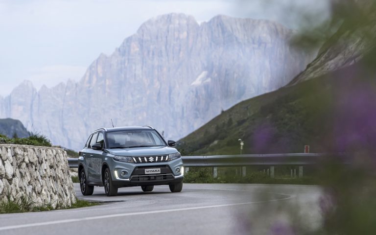 Suzuki Vitara Hybrid 2020: immagini ufficiali
