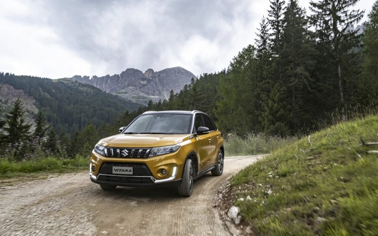 Suzuki Vitara Hybrid 2020: immagini ufficiali