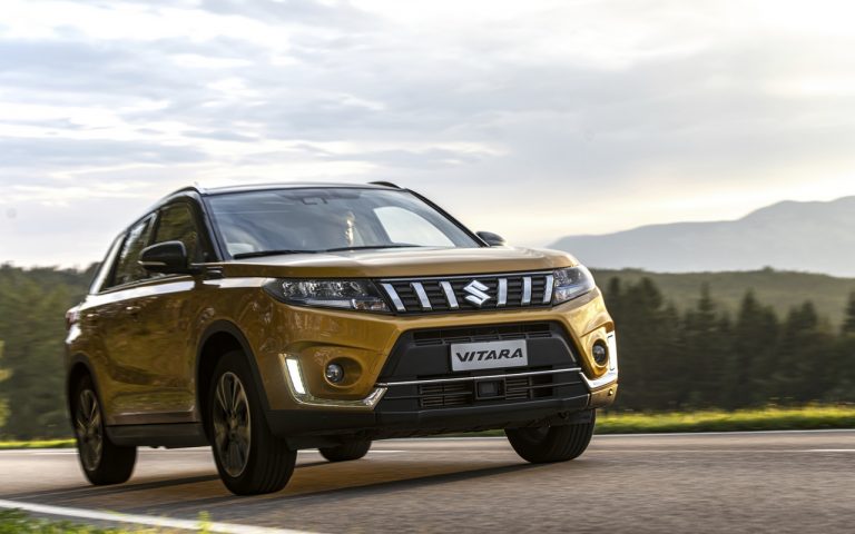 Suzuki Vitara Hybrid 2020: immagini ufficiali