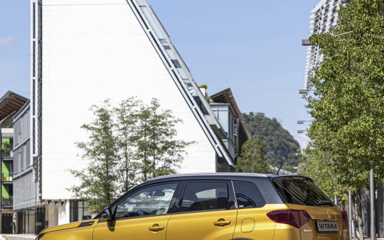 Suzuki Vitara Hybrid 2020: immagini ufficiali